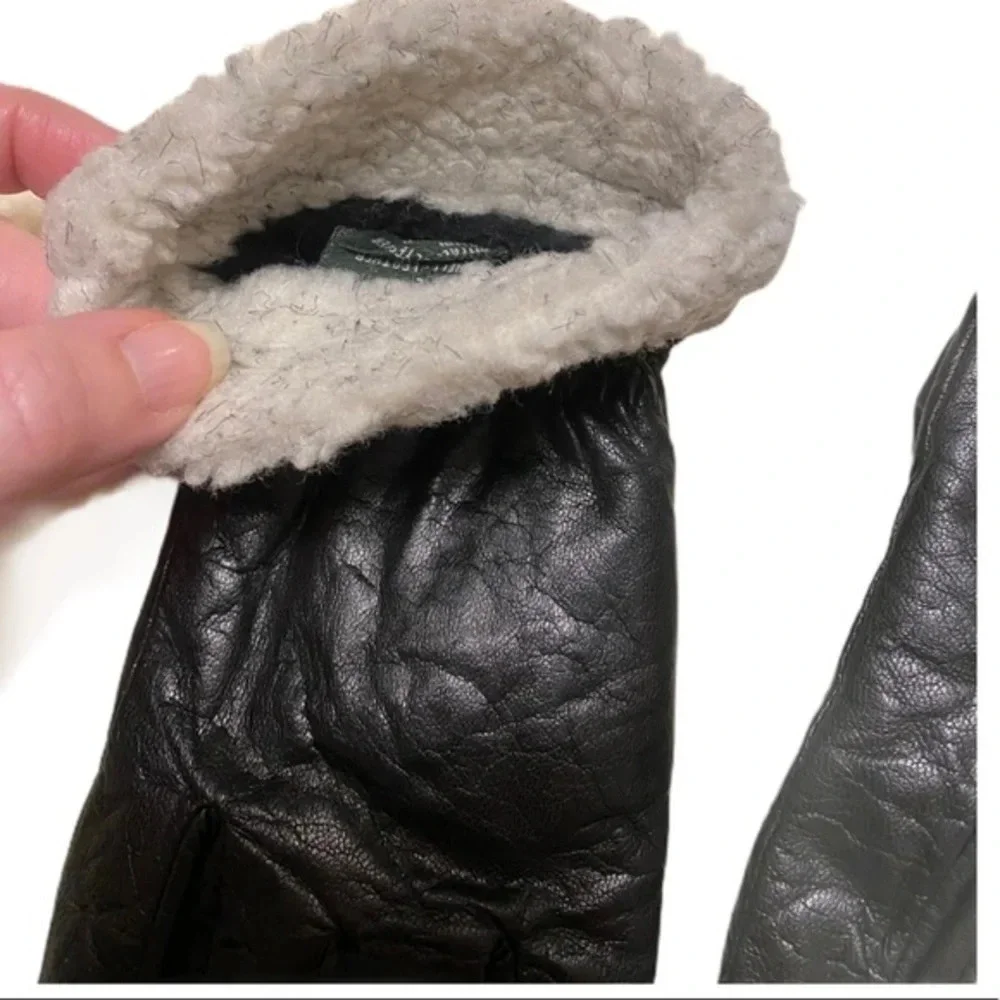 Black leather gloves with olefin lining